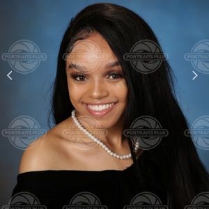 Meet your Posher, Adriana